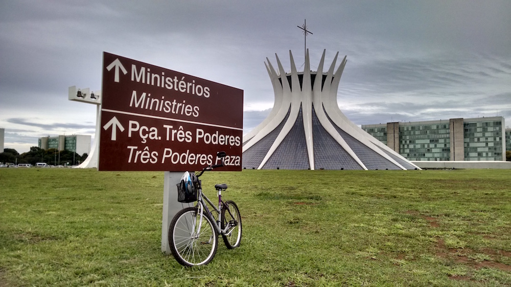 bicicleta brasilia catedral